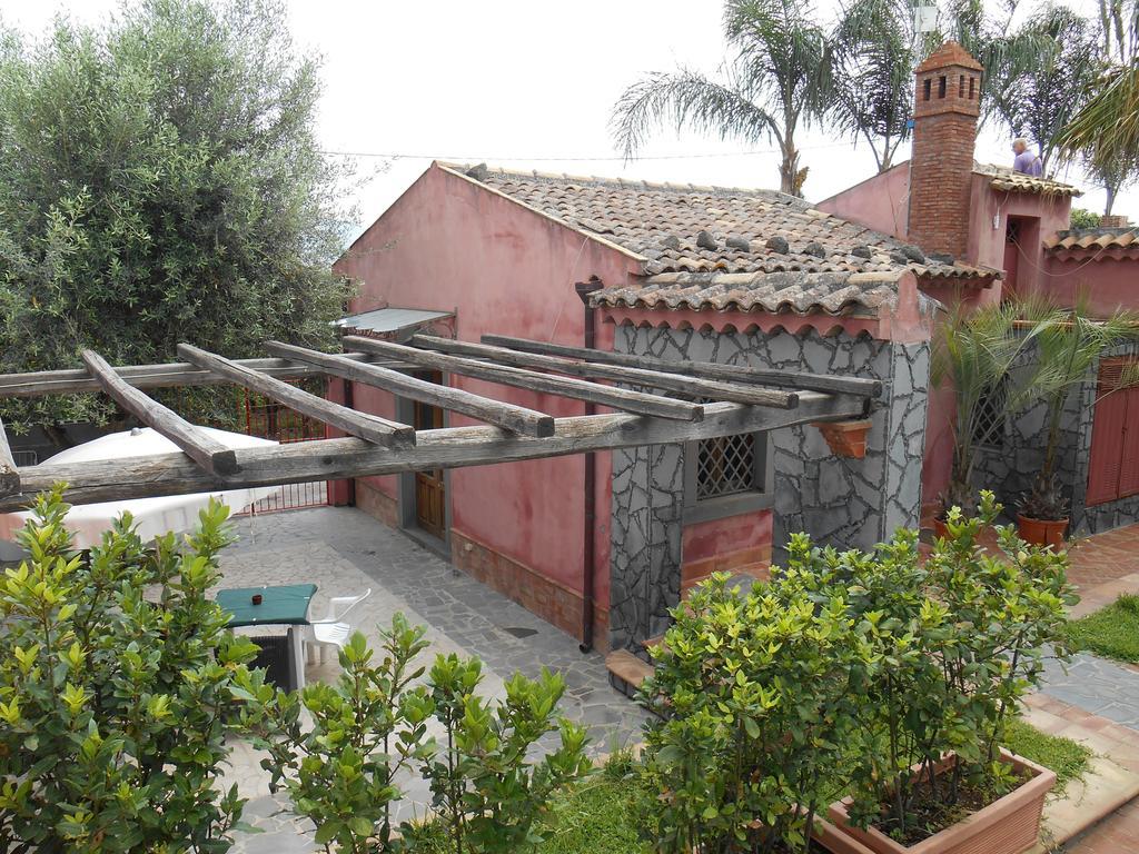 Villa Del Nespolo Fiumefreddo di Sicilia Eksteriør bilde