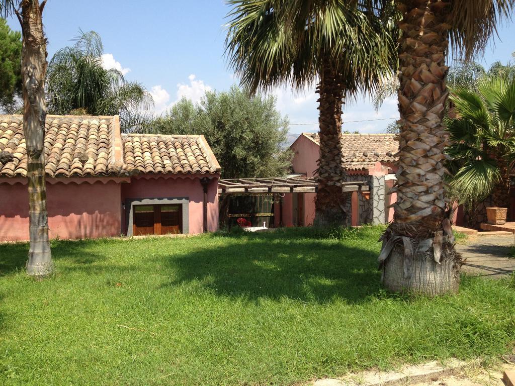 Villa Del Nespolo Fiumefreddo di Sicilia Eksteriør bilde
