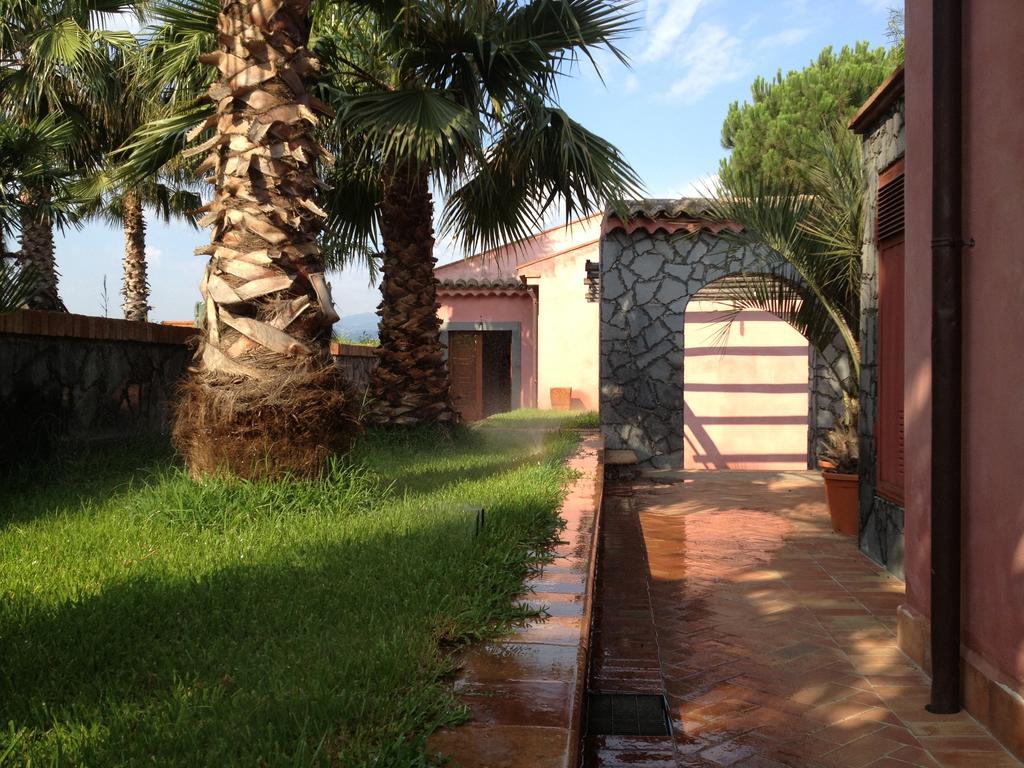 Villa Del Nespolo Fiumefreddo di Sicilia Eksteriør bilde